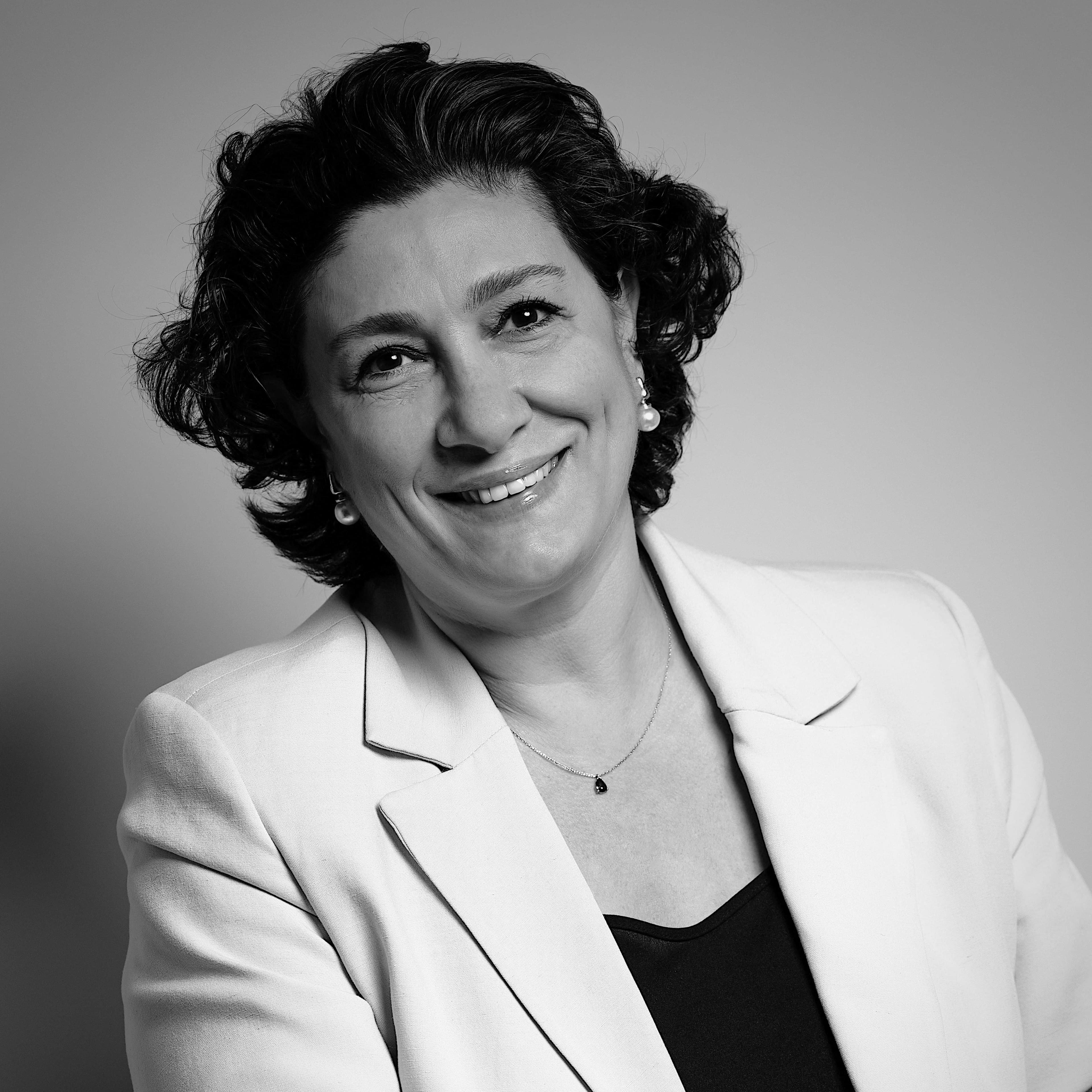 Hülya Çınar